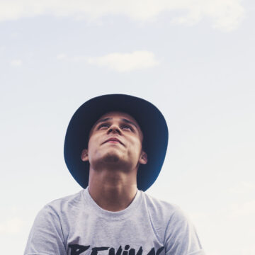 angello-lopez-138917-unsplash